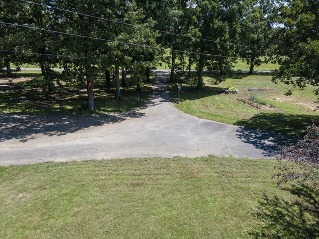 7636 Liberty Rd, Scotts Hill, TN 38374