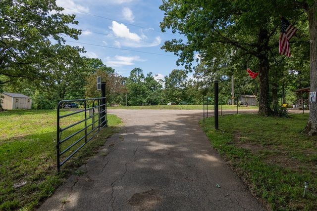 7636 Liberty Rd, Scotts Hill, TN 38374