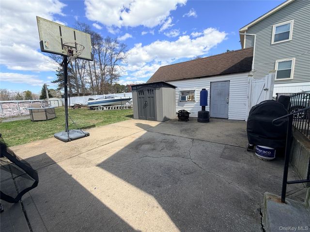 506 48th Street, Lindenhurst, NY 11757