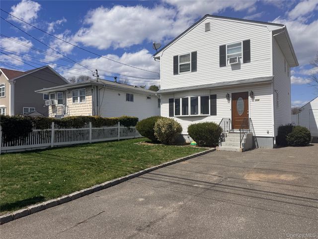506 48th Street, Lindenhurst, NY 11757