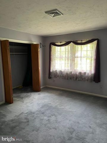 15 STONELEIGH DR, Lebanon, PA 17042