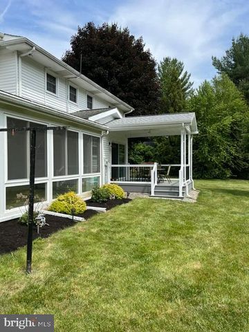 15 STONELEIGH DR, Lebanon, PA 17042