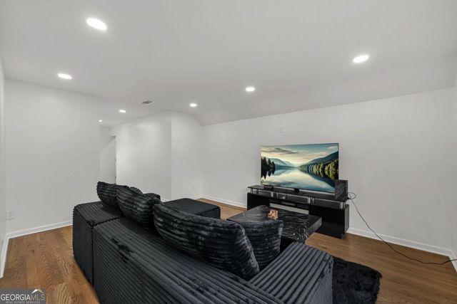 2032 Stanfield Avenue NW, Atlanta, GA 30318