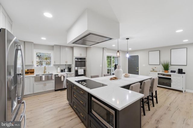 11586 WINNEBAGO LN, Lusby, MD 20657