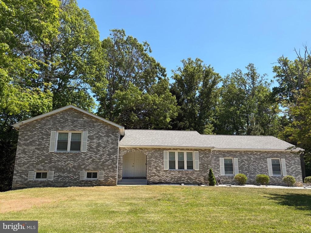 11586 WINNEBAGO LN, Lusby, MD 20657