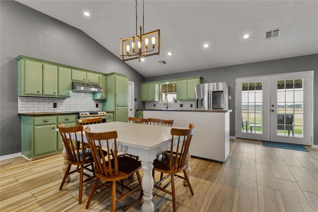 180 Quail Run Drive, Woodway, TX 76712