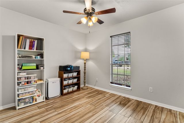 180 Quail Run Drive, Woodway, TX 76712