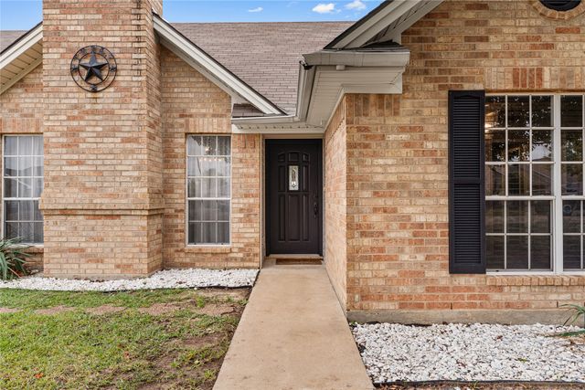 180 Quail Run Drive, Woodway, TX 76712