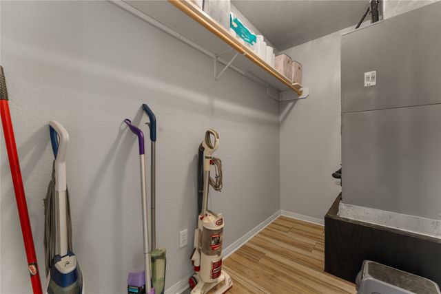 180 Quail Run Drive, Woodway, TX 76712