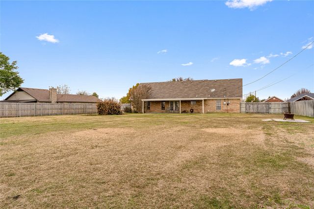 180 Quail Run Drive, Woodway, TX 76712
