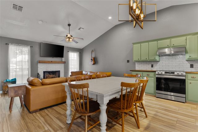 180 Quail Run Drive, Woodway, TX 76712