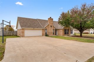 180 Quail Run Drive, Woodway, TX 76712
