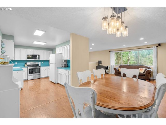 16067 S MAPLELANE Rd, Oregon City, OR 97045