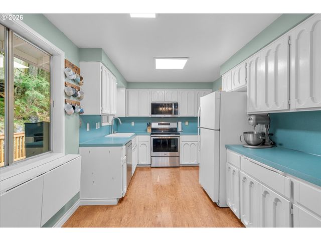 16067 S MAPLELANE Rd, Oregon City, OR 97045