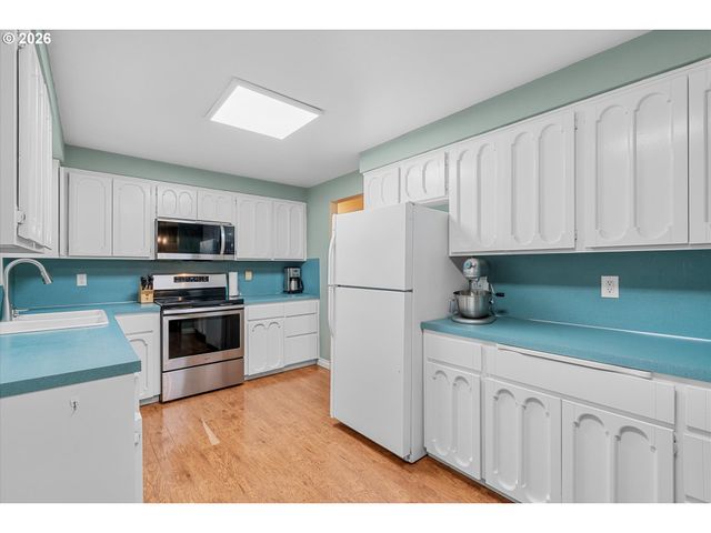 16067 S MAPLELANE Rd, Oregon City, OR 97045