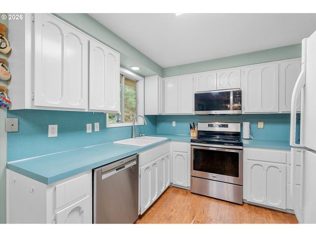 16067 S MAPLELANE Rd, Oregon City, OR 97045