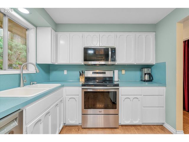 16067 S MAPLELANE Rd, Oregon City, OR 97045