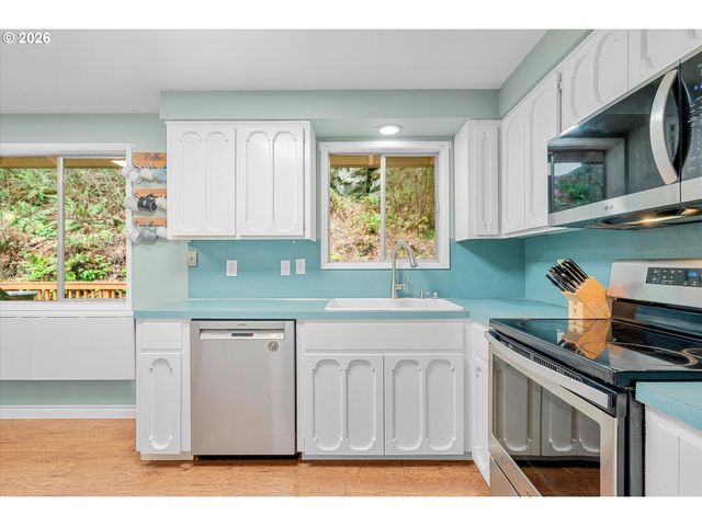 16067 S MAPLELANE Rd, Oregon City, OR 97045