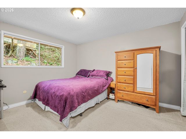 16067 S MAPLELANE Rd, Oregon City, OR 97045