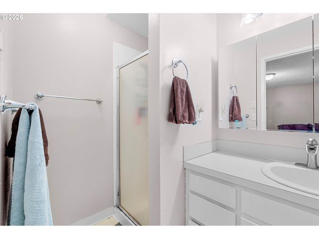 16067 S MAPLELANE Rd, Oregon City, OR 97045