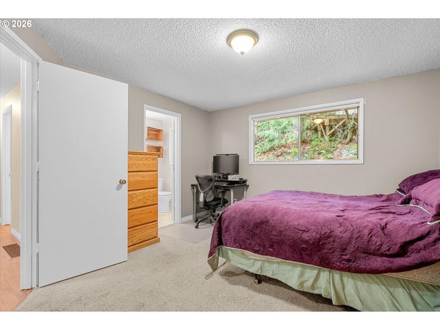 16067 S MAPLELANE Rd, Oregon City, OR 97045