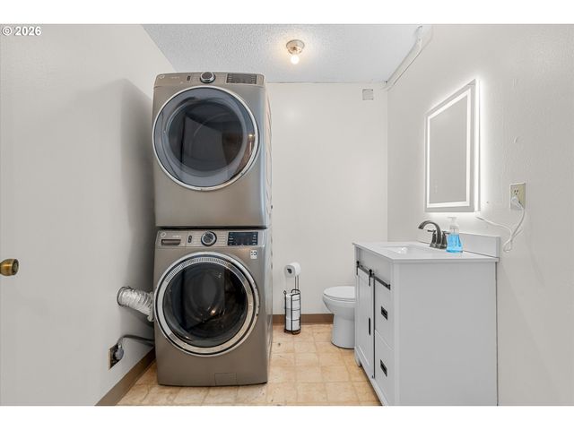 16067 S MAPLELANE Rd, Oregon City, OR 97045