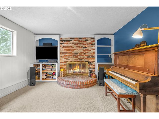 16067 S MAPLELANE Rd, Oregon City, OR 97045