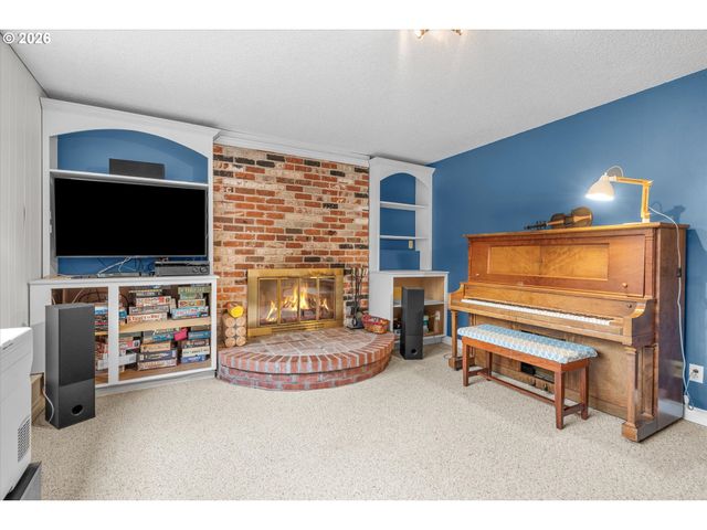 16067 S MAPLELANE Rd, Oregon City, OR 97045