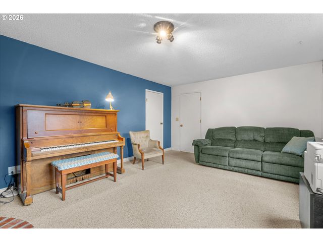 16067 S MAPLELANE Rd, Oregon City, OR 97045