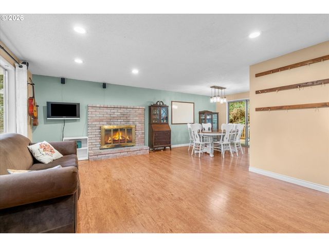 16067 S MAPLELANE Rd, Oregon City, OR 97045