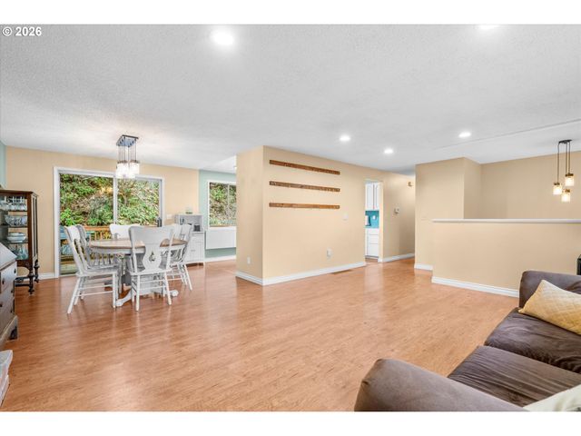 16067 S MAPLELANE Rd, Oregon City, OR 97045