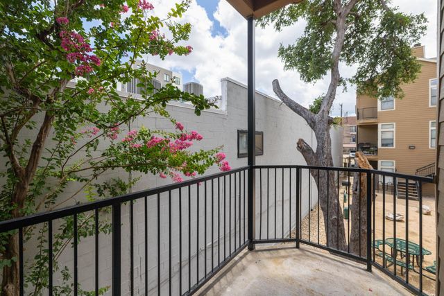 2802 Nueces ST 201, Austin, TX 78705