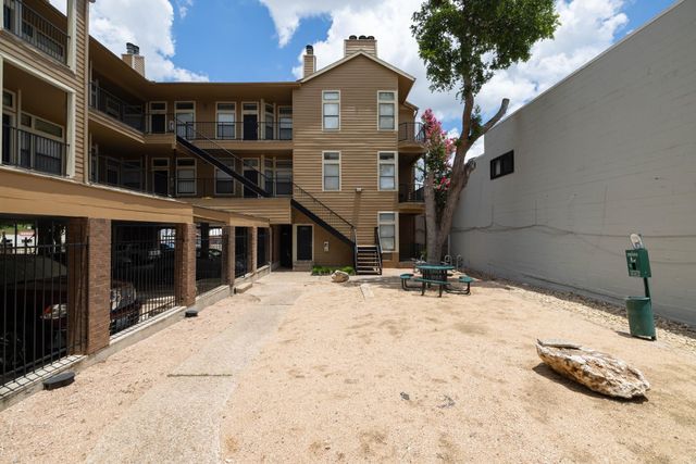 2802 Nueces ST 201, Austin, TX 78705