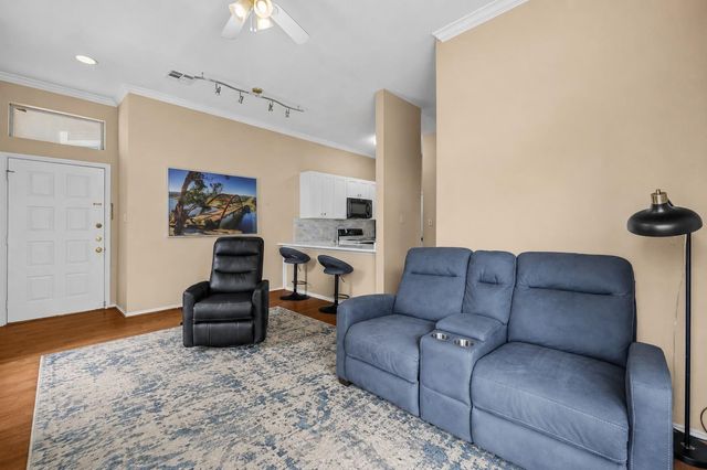 2802 Nueces ST 201, Austin, TX 78705