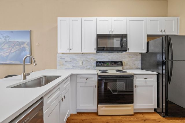 2802 Nueces ST 201, Austin, TX 78705