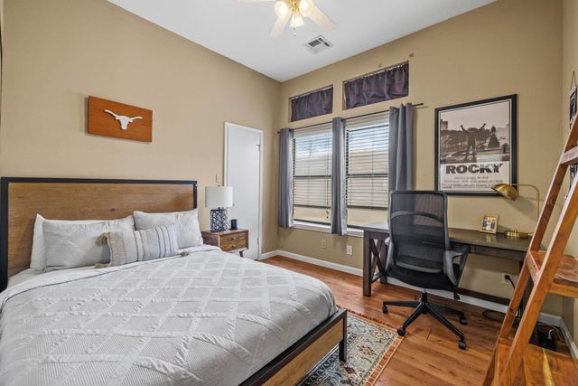 2802 Nueces ST 201, Austin, TX 78705