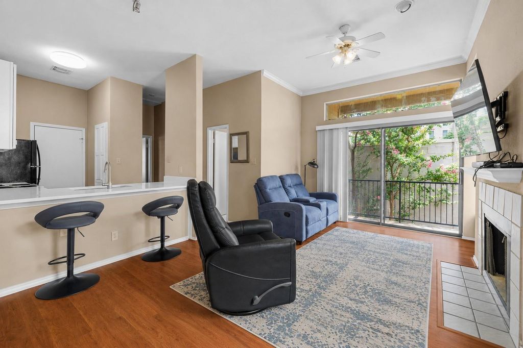 2802 Nueces ST 201, Austin, TX 78705