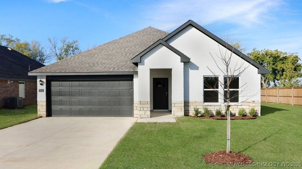 7518 N 154th East Avenue, Owasso, OK 74055