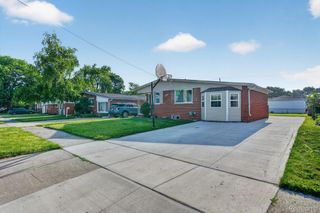 30534 Hennigan Street, Roseville, MI 48066