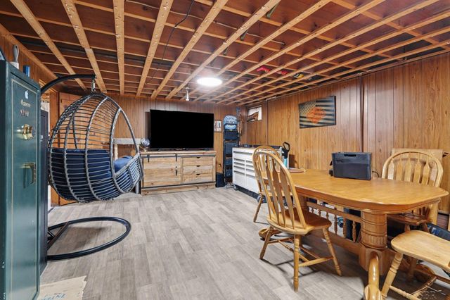 1925 Schust Road, Saginaw, MI 48604