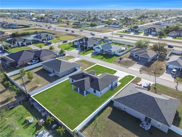 621 NE Juanita PL, Cape Coral, FL 33909