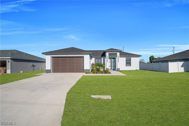 621 NE Juanita PL, Cape Coral, FL 33909