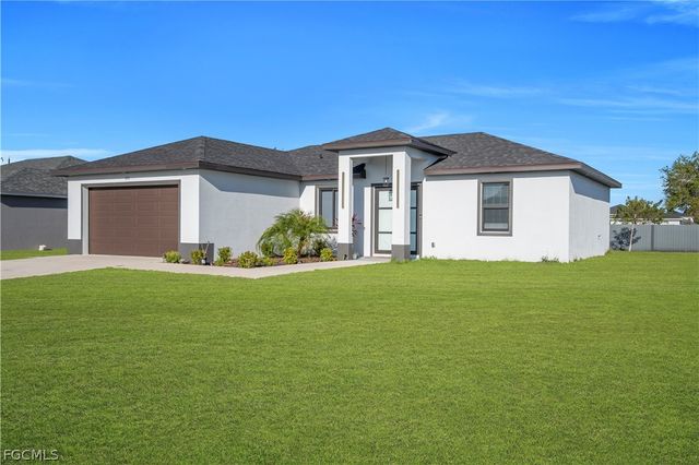 621 NE Juanita PL, Cape Coral, FL 33909