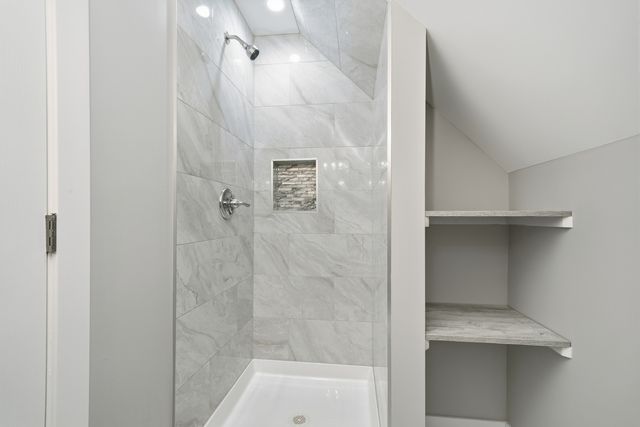 8839 S Colfax Avenue, Chicago, IL 60617