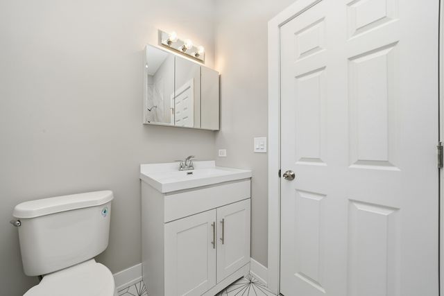 8839 S Colfax Avenue, Chicago, IL 60617