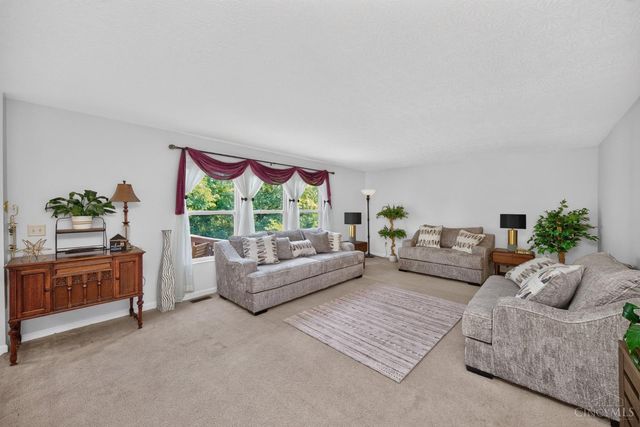 204 Lights Pointe Court, New Richmond, OH 45157