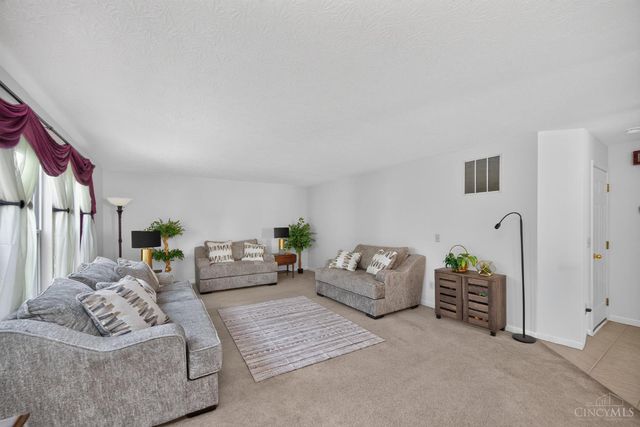 204 Lights Pointe Court, New Richmond, OH 45157