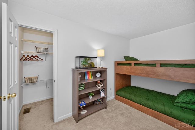 204 Lights Pointe Court, New Richmond, OH 45157