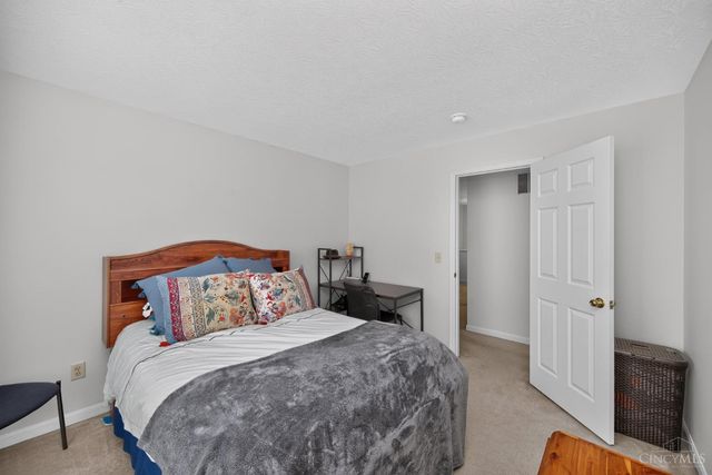 204 Lights Pointe Court, New Richmond, OH 45157