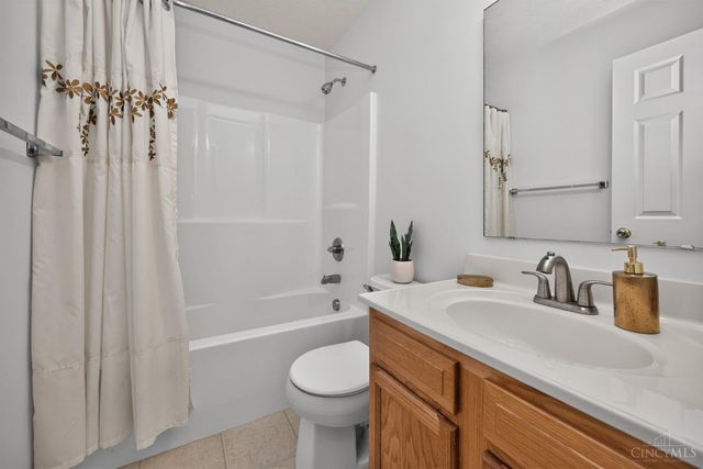 204 Lights Pointe Court, New Richmond, OH 45157